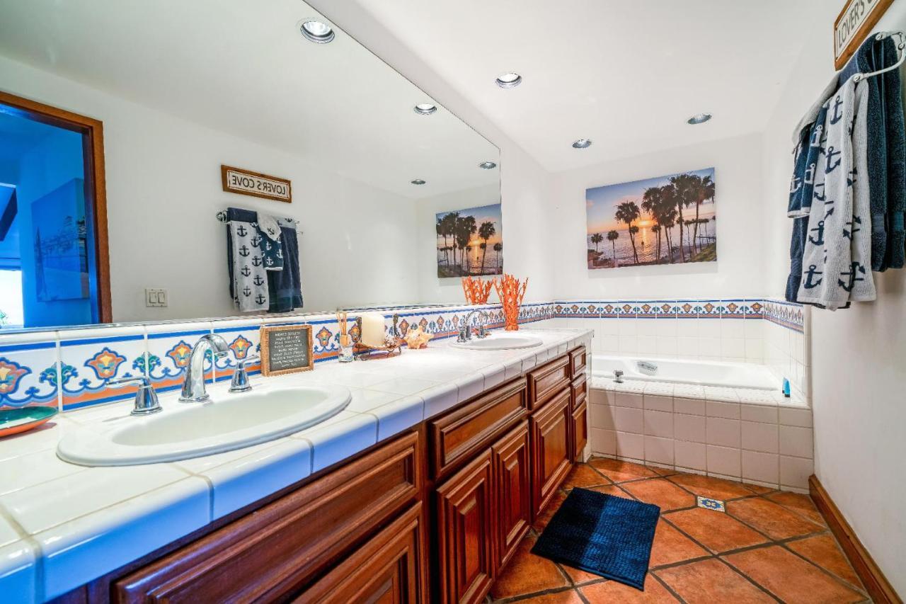 Gorgeous Oceanfront Villa With Panoramic Views Avalon Exterior photo