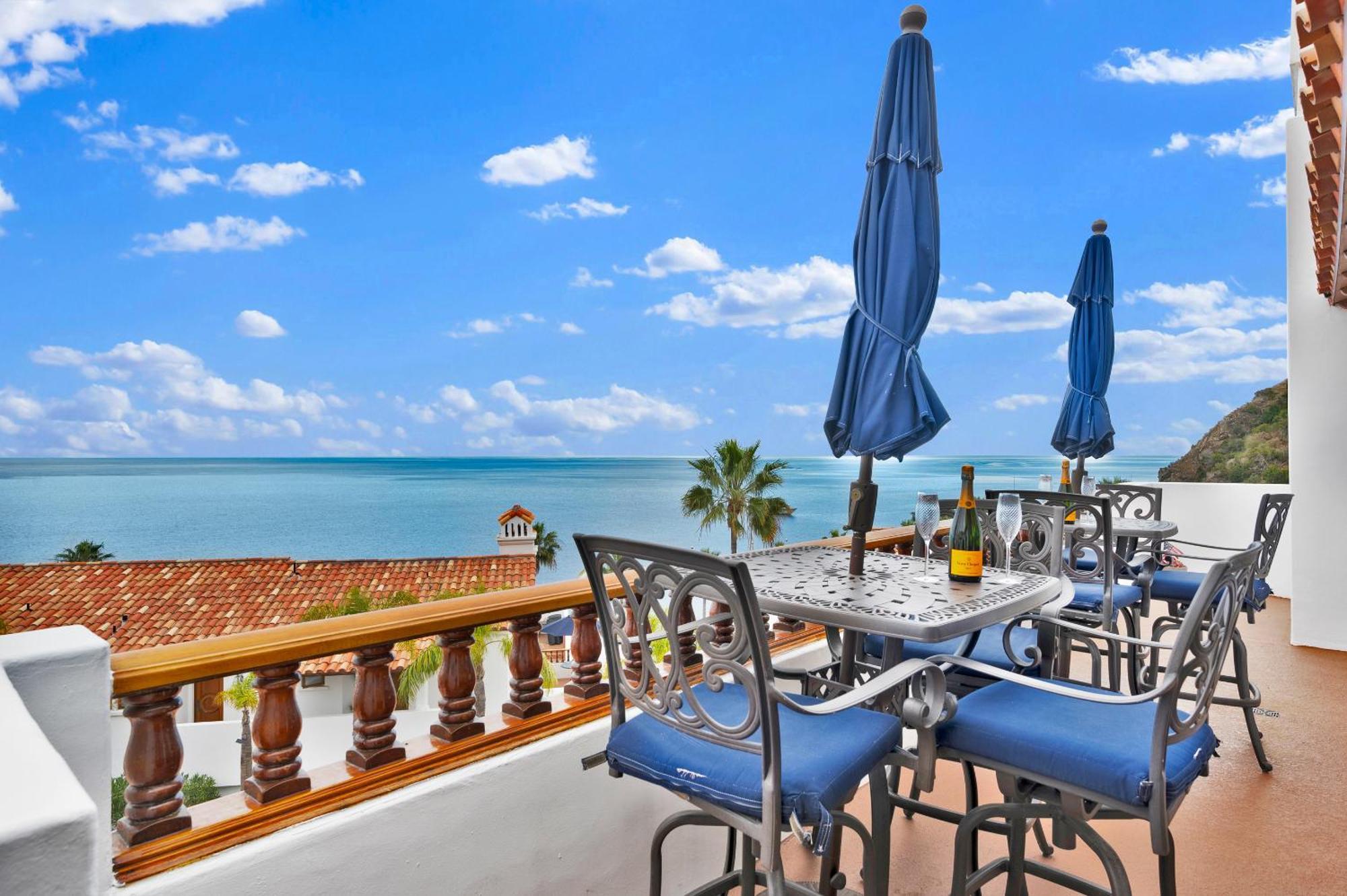 Gorgeous Oceanfront Villa With Panoramic Views Avalon Exterior photo