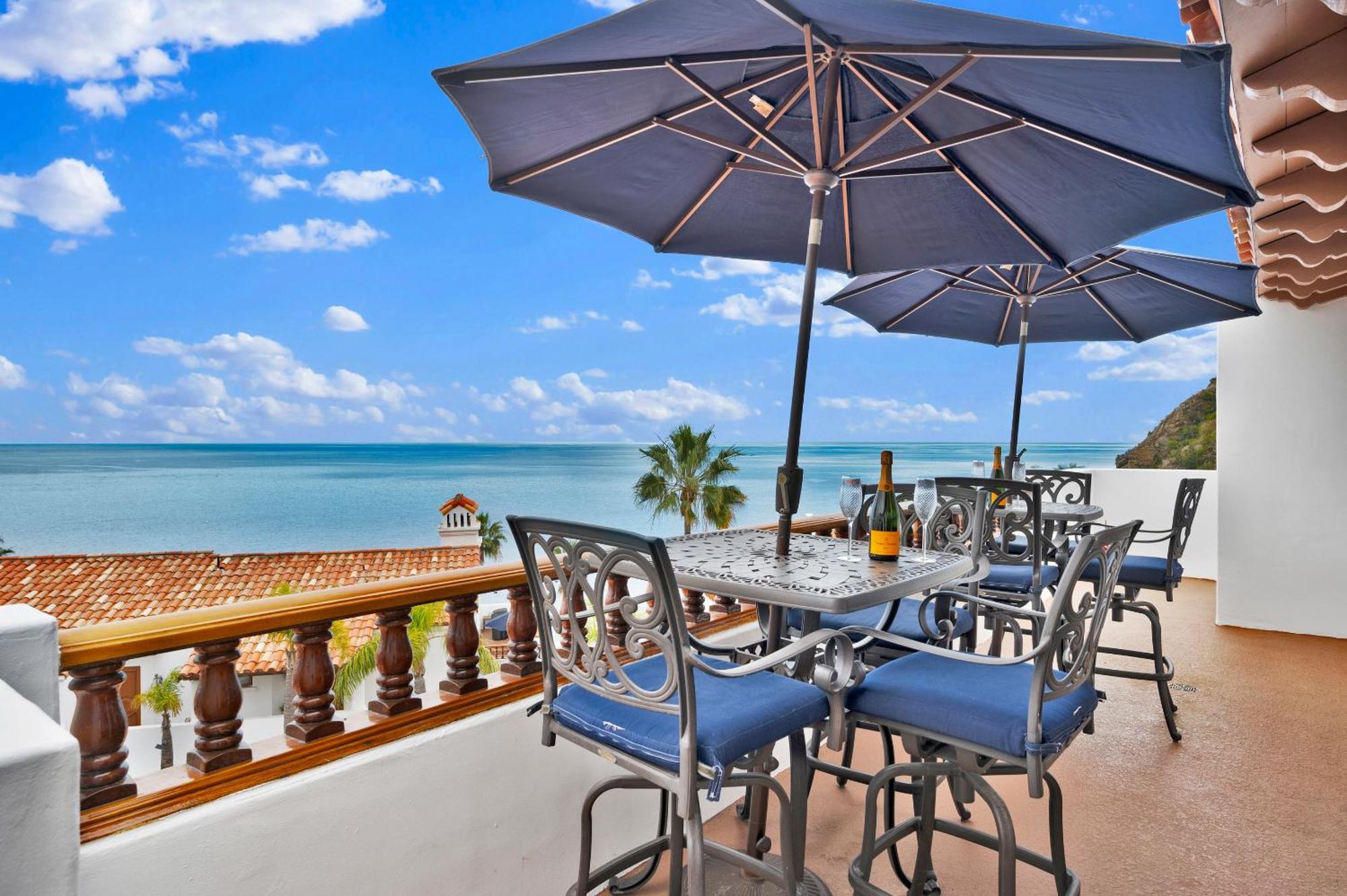 Gorgeous Oceanfront Villa With Panoramic Views Avalon Exterior photo